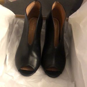 Black NWOT Open Toe Halogen Booties